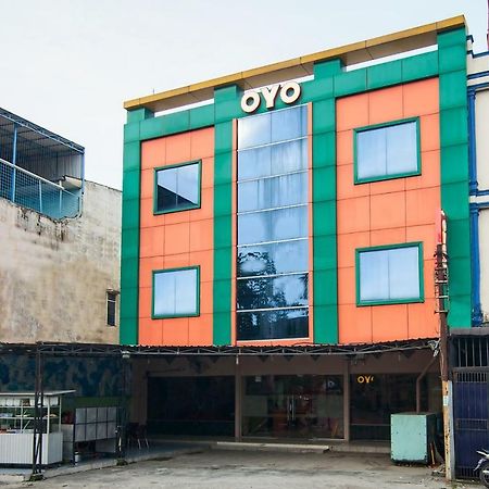 Oyo 529 Hotel Paninda Medan Kültér fotó