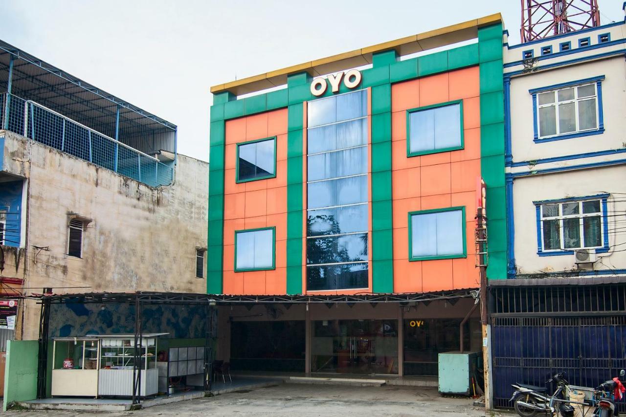 Oyo 529 Hotel Paninda Medan Kültér fotó