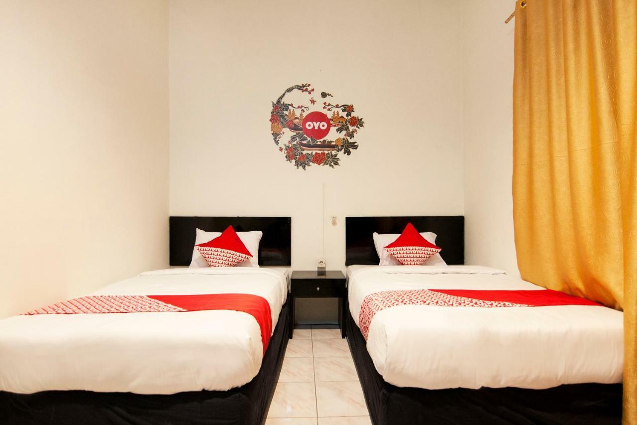 Oyo 529 Hotel Paninda Medan Kültér fotó