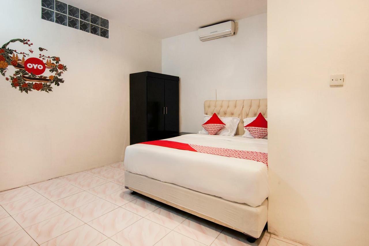 Oyo 529 Hotel Paninda Medan Kültér fotó
