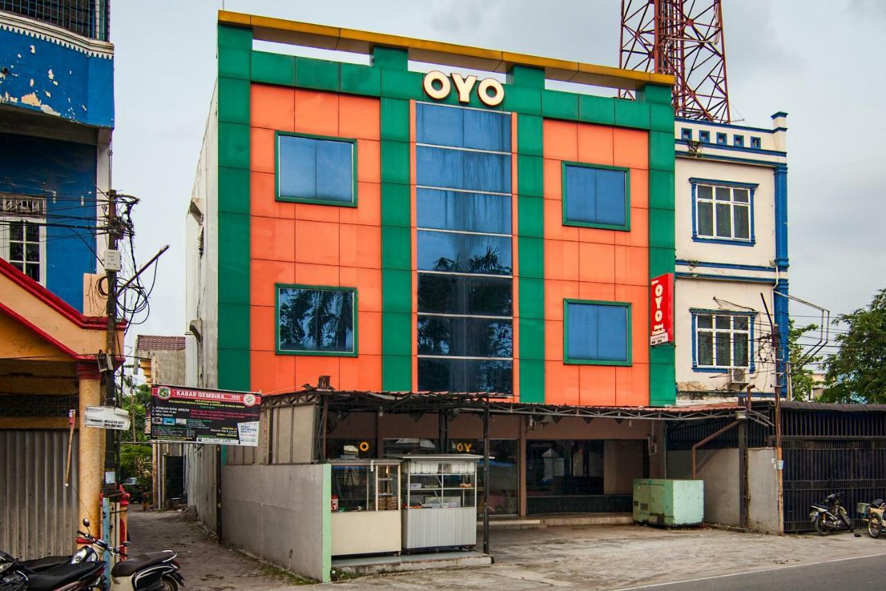 Oyo 529 Hotel Paninda Medan Kültér fotó