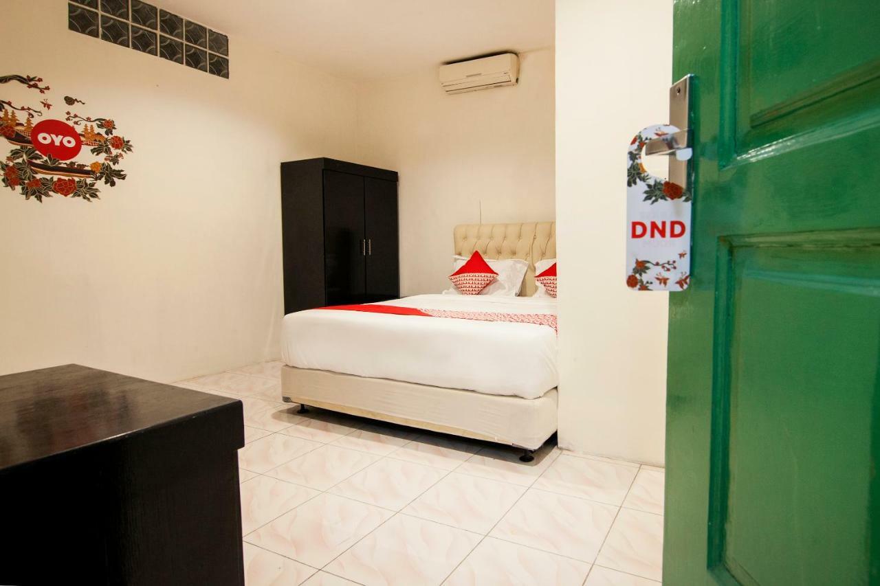 Oyo 529 Hotel Paninda Medan Kültér fotó