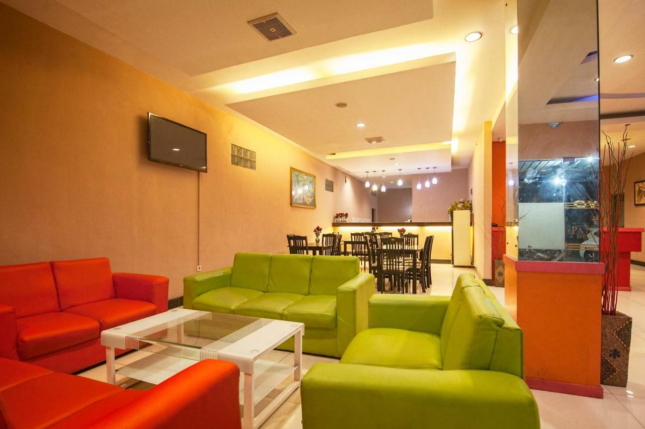Oyo 529 Hotel Paninda Medan Kültér fotó