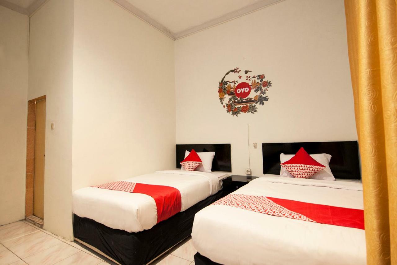 Oyo 529 Hotel Paninda Medan Kültér fotó